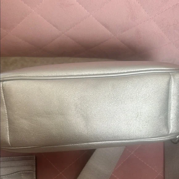 Coach Teri Metallic Silver Shoulder Bag and Cardholder Set - Picture 6 of 11